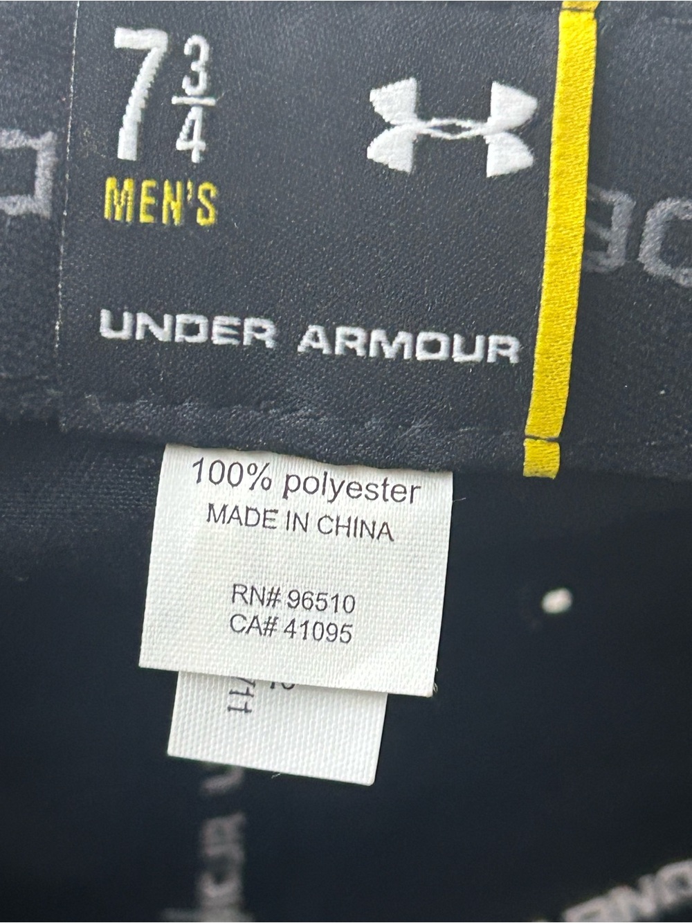 Under Armour Hat Cap Fitted Size 7 3/4 Black Big Red Stitched Logo NWT - Picture 8 of 8